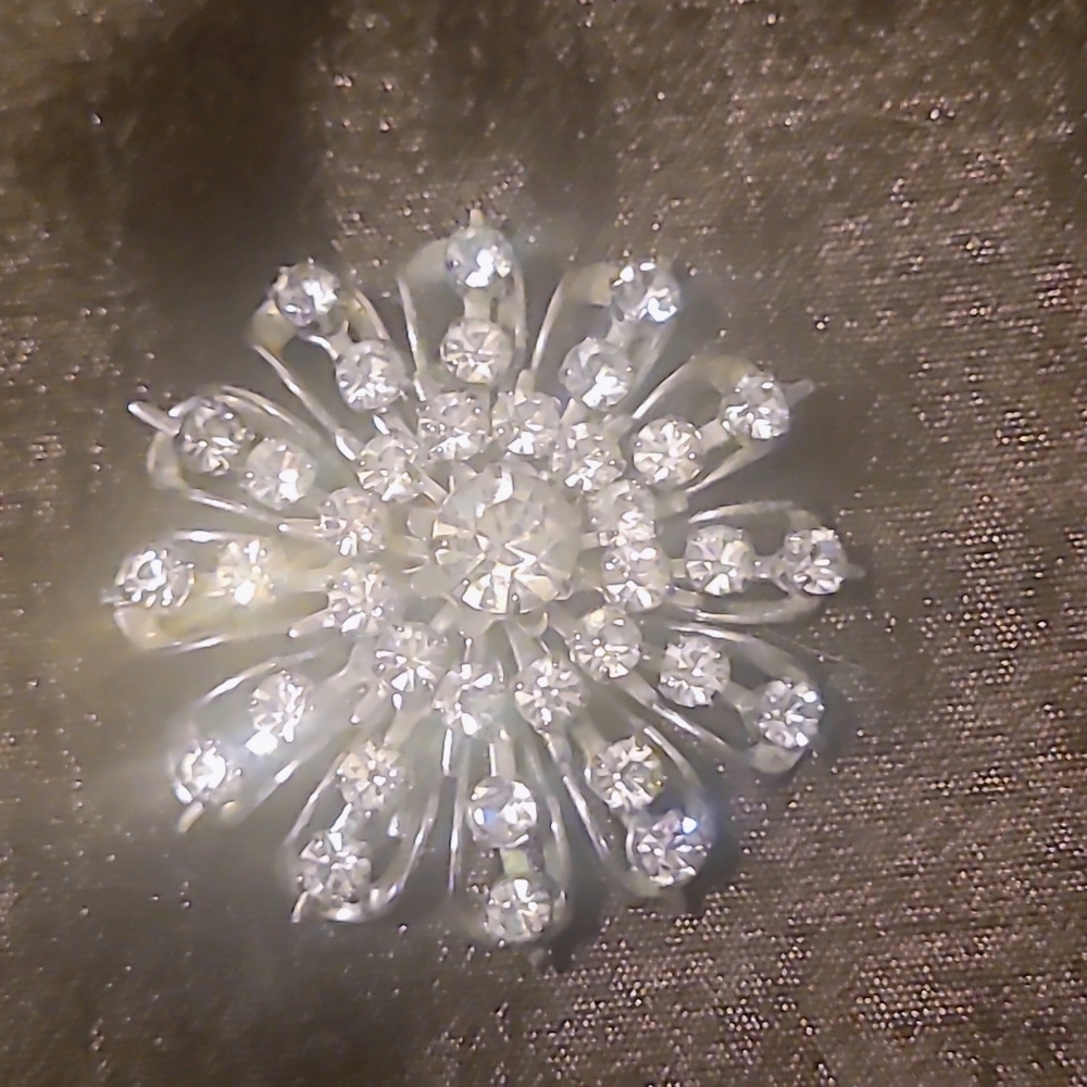 Cora Vintage Brand Rhinestone Starburst Brooch Or Pendant
